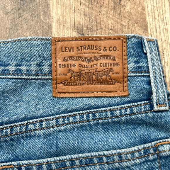 Levi’s Denim Button Skirt Size 27 - Picture 3 of 9